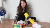 Abbildung Mädchen spielt miniLÜK