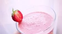 Bild eines Smoothies mit Erdbeere