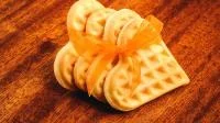 Waffelherzen mit Schleife