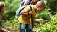 Foto von Kindern im Wald
