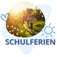 Fotocollage zum Thema Schulferien mit Kindern, die im Sonnenuntergang über eine Wiese rennen