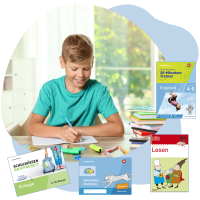 Illustration mit Foto eines Jungen, der in ein Heft schreibt und mit Produkten umrandet