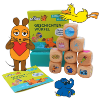 Maus, Ente und Elefant posieren mit den Geschichtenwürfeln
