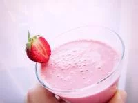 Bild eines Smoothies mit Erdbeere