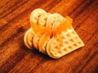 Waffelherzen mit Schleife