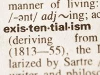 Foto eines englischen Lexikoneintrag für Existenzialismus