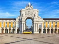der "Arco da Rua Augusta" ein Triumphbogen in Lissabons Unterstadt