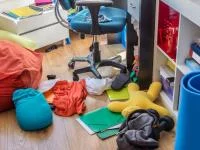 Bild eines unaufgeräumten Kinderzimmers